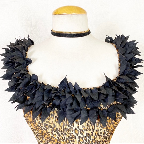 Vintage 80s S Black Faux Feather Neck Trim Crinkle Animal Print Sleeveless.Top - Picture 4 of 16